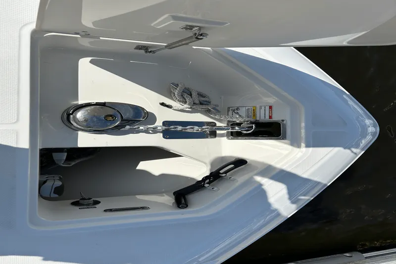 Slide: The Image of Boston Whaler 280 OUTRAGE 2021 - 33