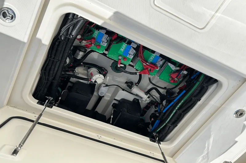 Slide: The Image of Boston Whaler 280 OUTRAGE 2021 - 34