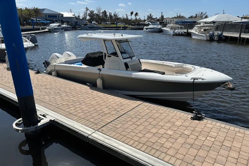 Slide: The Image of Boston Whaler 280 OUTRAGE 2021 - 37