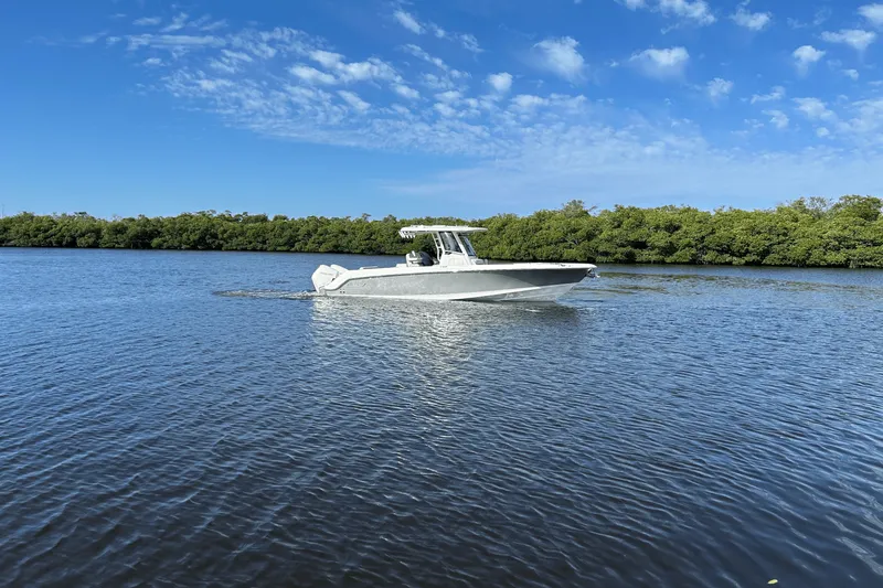 Slide: The Image of Boston Whaler 280 OUTRAGE 2021 - 6