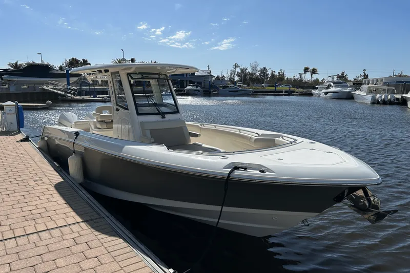 Slide: The Image of Boston Whaler 280 OUTRAGE 2021 - 8