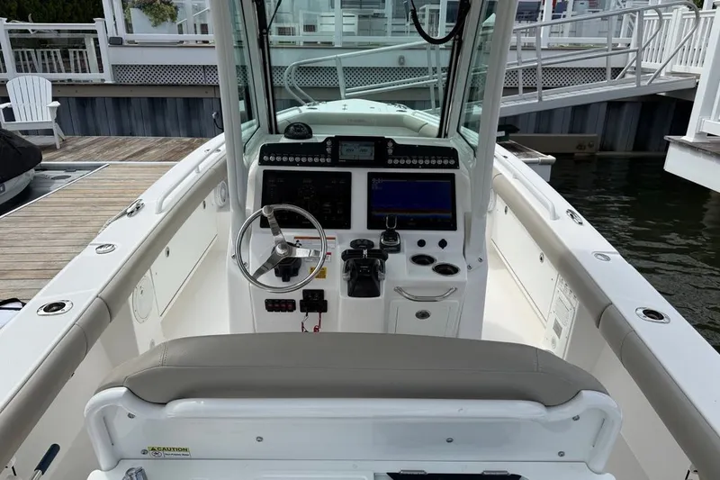 Slide: The Image of Everglades 273 Center Console 2019 - 12