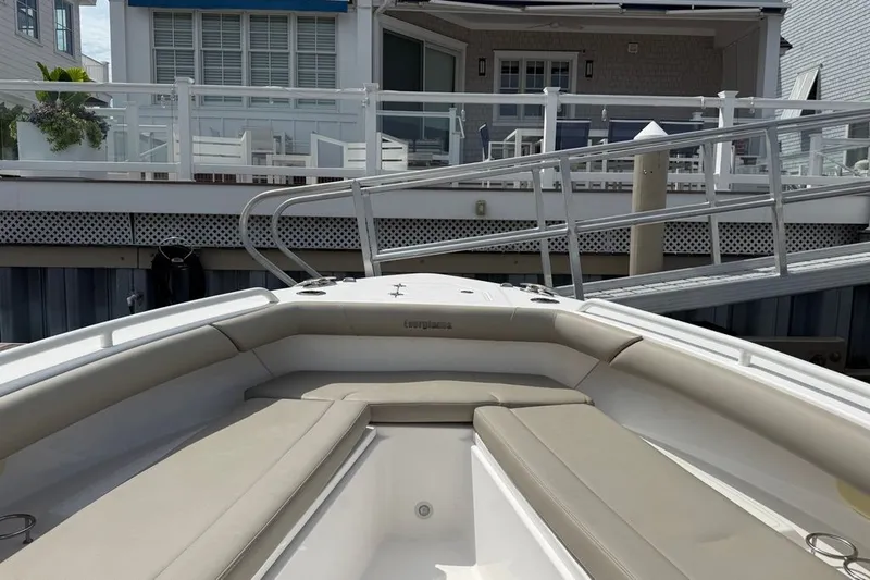 Slide: The Image of Everglades 273 Center Console 2019 - 6