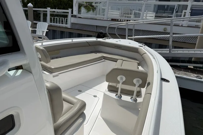 Slide: The Image of Everglades 273 Center Console 2019 - 5