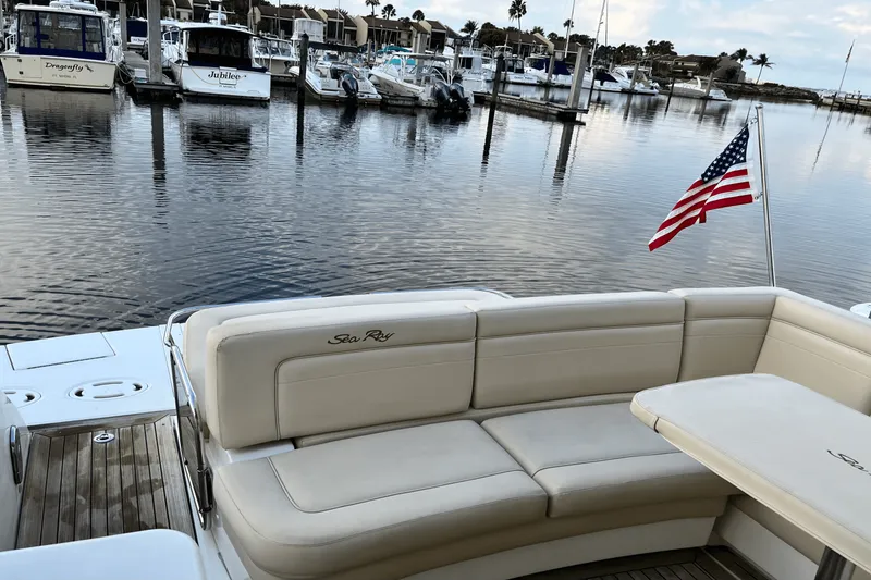 Slide: The Image of Sea Ray 450 SUNDANCER 2015 - 18