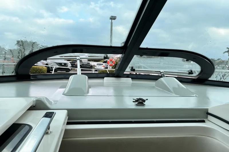 Slide: The Image of Sea Ray 450 SUNDANCER 2015 - 26