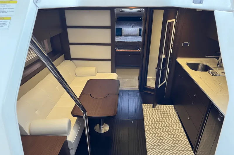 Slide: The Image of Sea Ray 450 SUNDANCER 2015 - 27