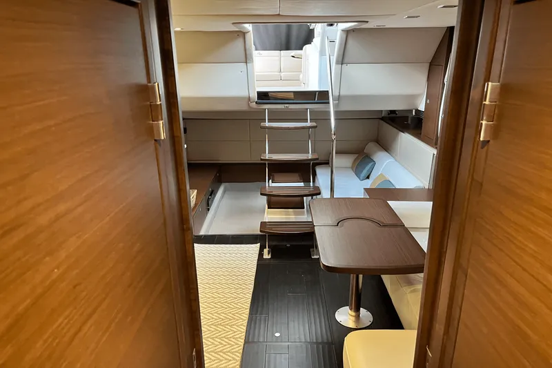 Slide: The Image of Sea Ray 450 SUNDANCER 2015 - 28