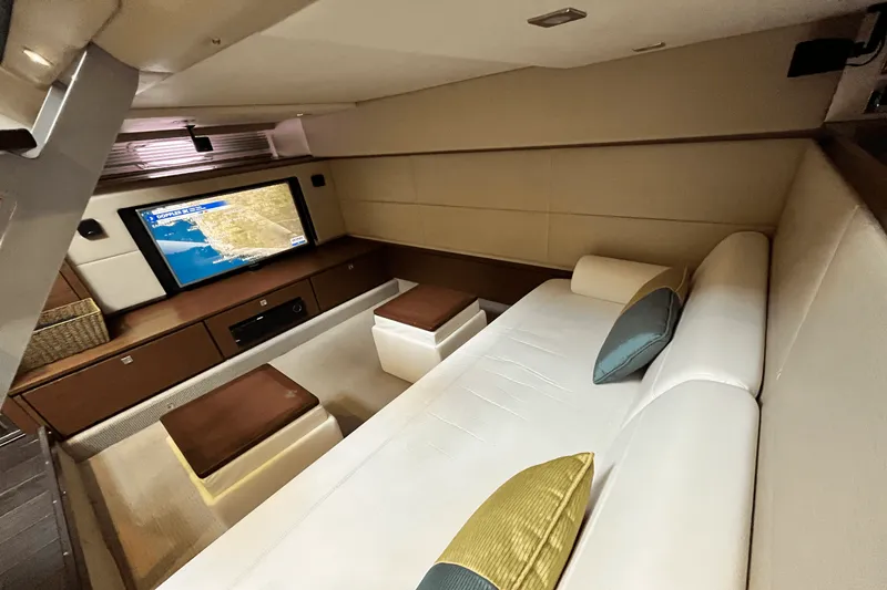 Slide: The Image of Sea Ray 450 SUNDANCER 2015 - 36