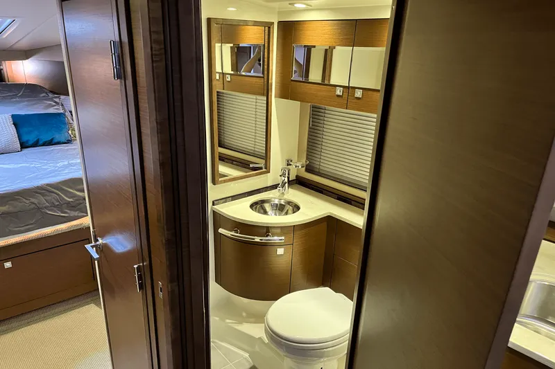 Slide: The Image of Sea Ray 450 SUNDANCER 2015 - 40