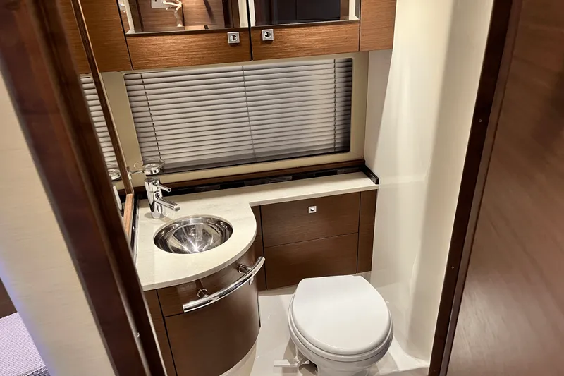 Slide: The Image of Sea Ray 450 SUNDANCER 2015 - 41