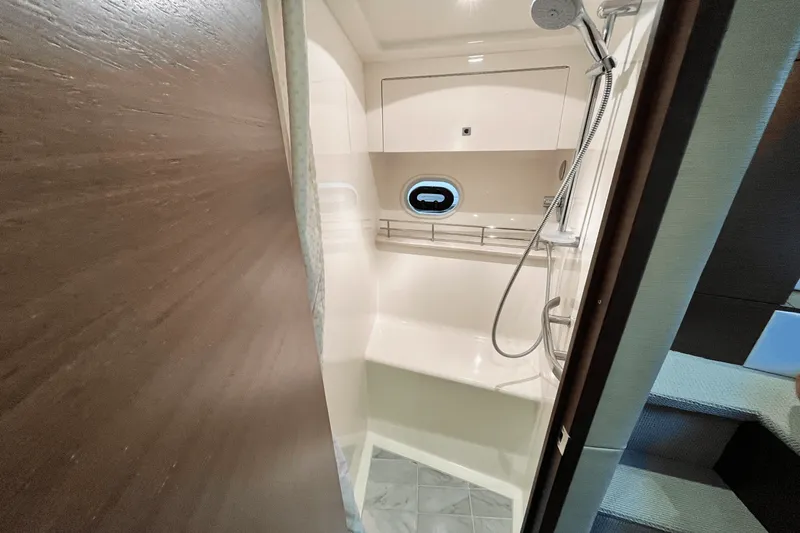 Slide: The Image of Sea Ray 450 SUNDANCER 2015 - 42