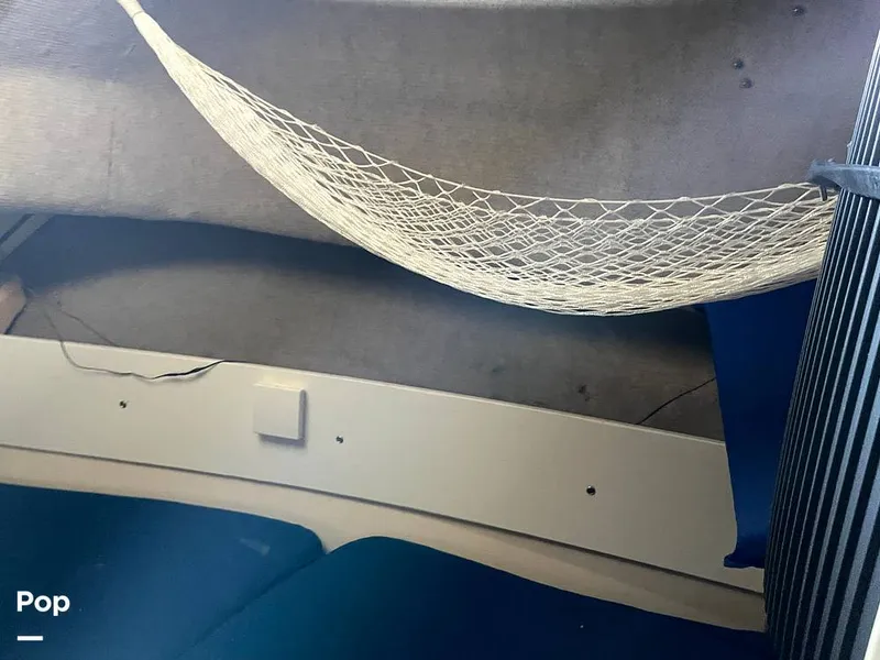 Slide: The Image of Grady-White Marlin 1990 - 9505197