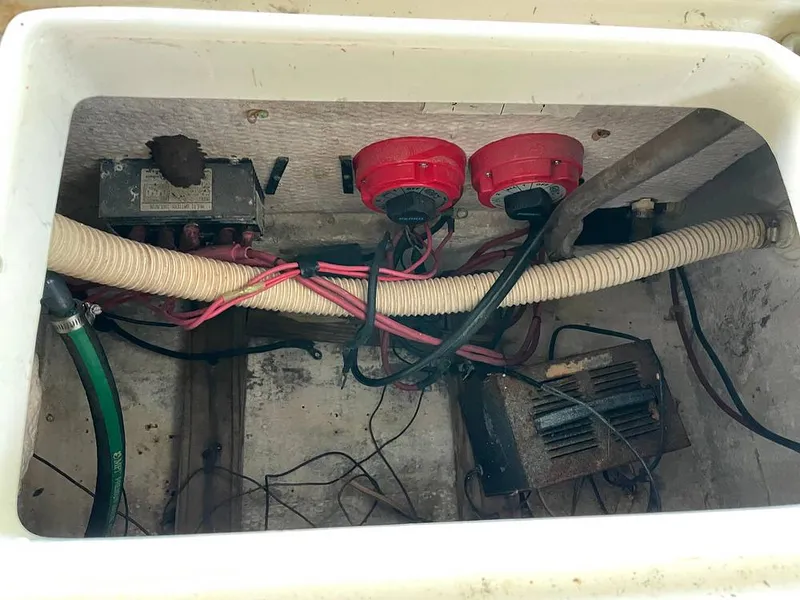 Slide: The Image of Grady-White Marlin 1990 - 9505083