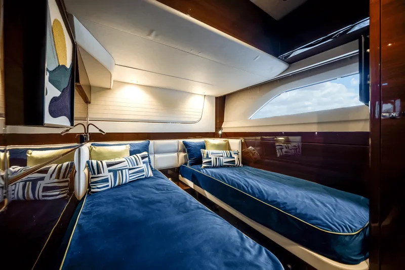 Slide: The Image of Princess F70 2019 - 21