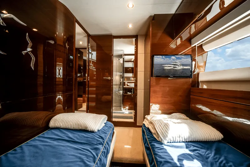 Slide: The Image of Princess F70 2019 - 22