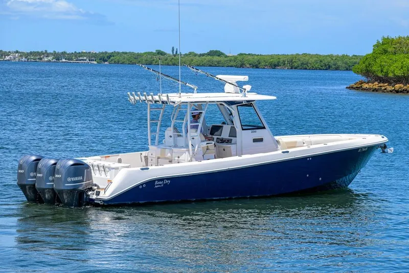Slide: The Image of Everglades 355 Center Console 2018 - 3