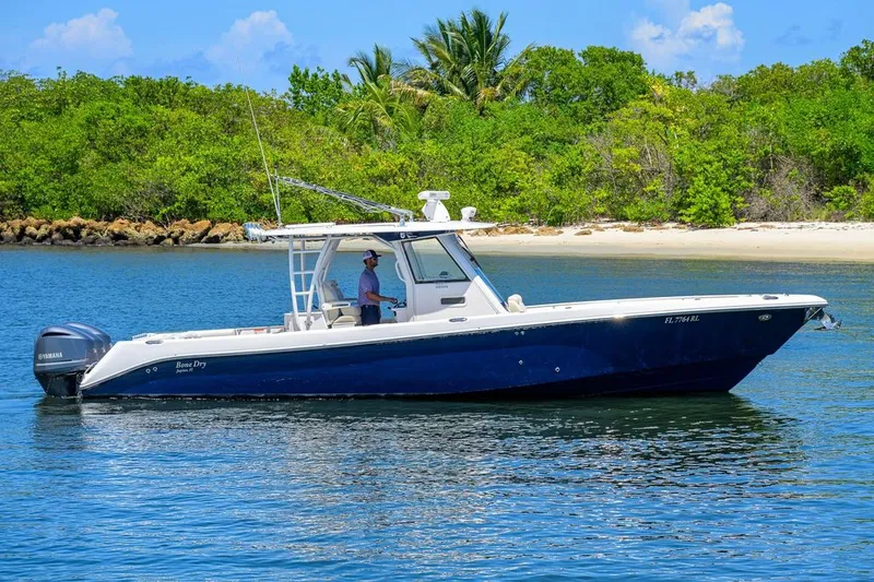 Slide: The Image of Everglades 355 Center Console 2018 - 6