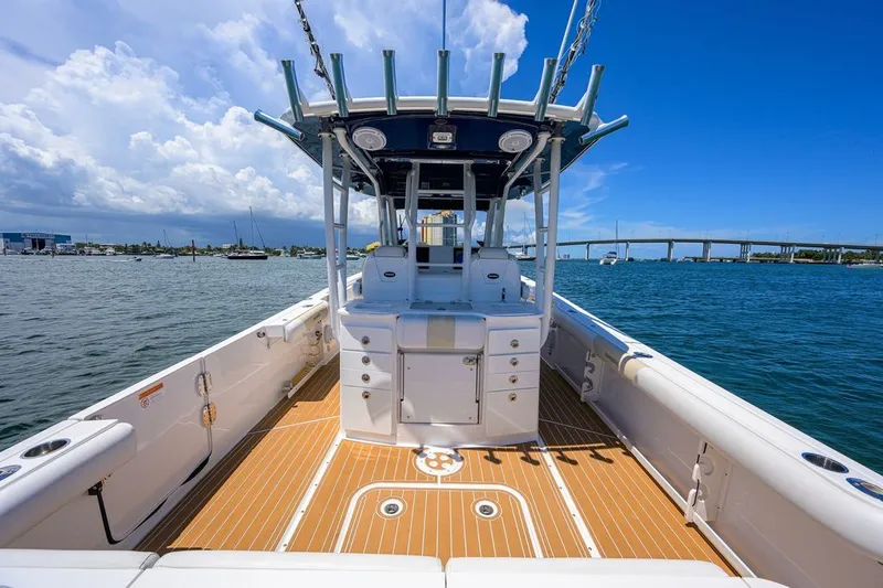 Slide: The Image of Everglades 355 Center Console 2018 - 37