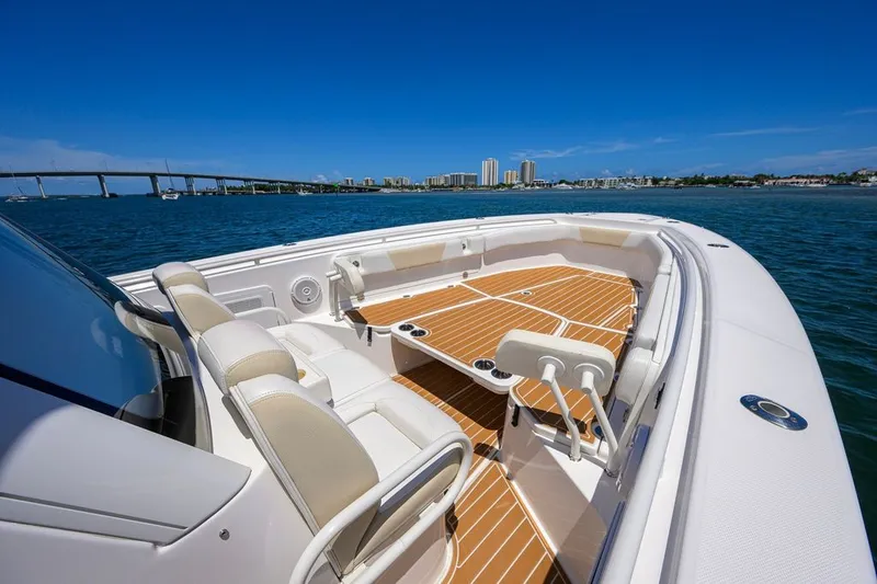 Slide: The Image of Everglades 355 Center Console 2018 - 14