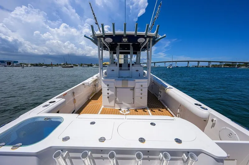 Slide: The Image of Everglades 355 Center Console 2018 - 36