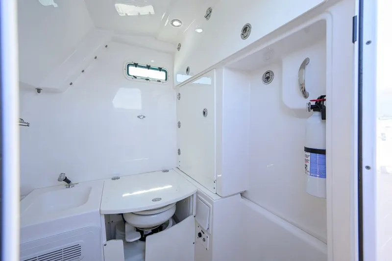 Slide: The Image of Everglades 355 Center Console 2018 - 51