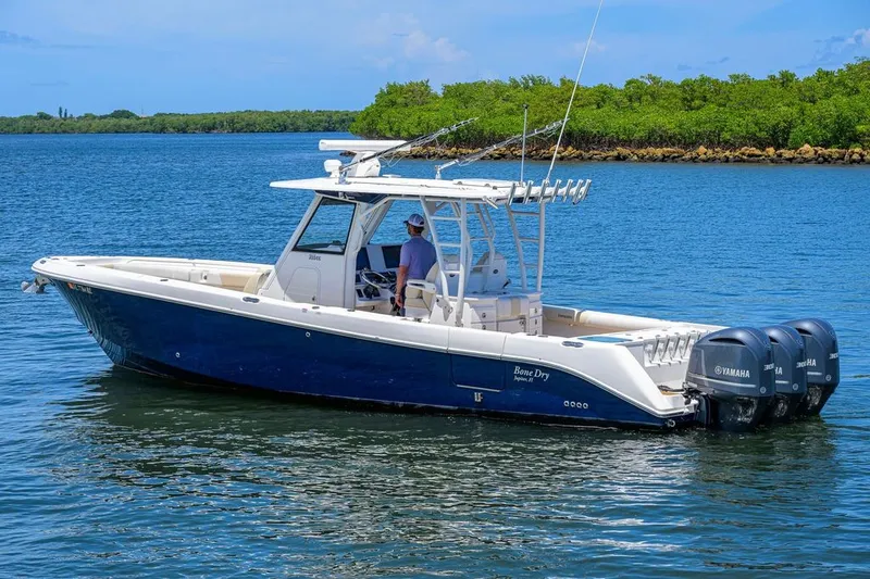 Slide: The Image of Everglades 355 Center Console 2018 - 5