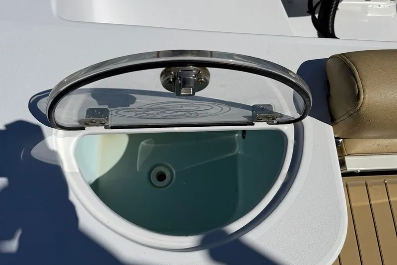 Slide: The Image of Sportsman Open 212 Center Console 2022 - 18