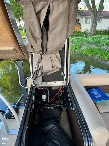 Slide: The Image of Pop-up Changing Room, Battery - 12170067