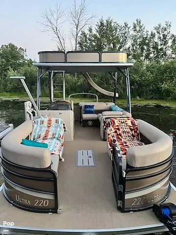 Slide: The Image of Bow Seating - 12097221