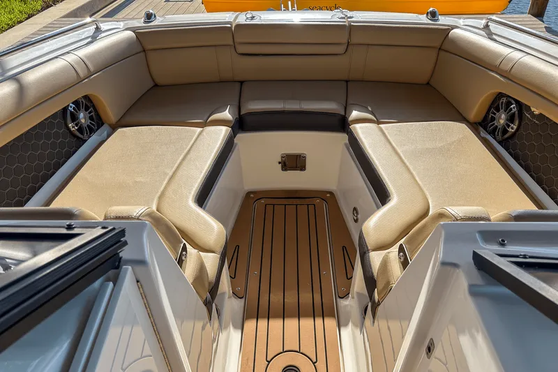 Slide: The Image of Sea Ray 270 SDX OUTBOARD 2019 - 18