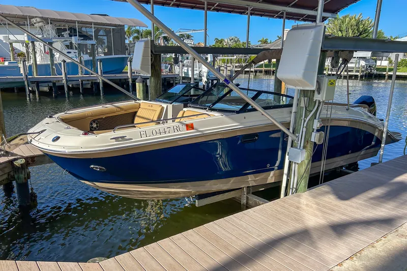 Slide: The Image of Sea Ray 270 SDX OUTBOARD 2019 - 2