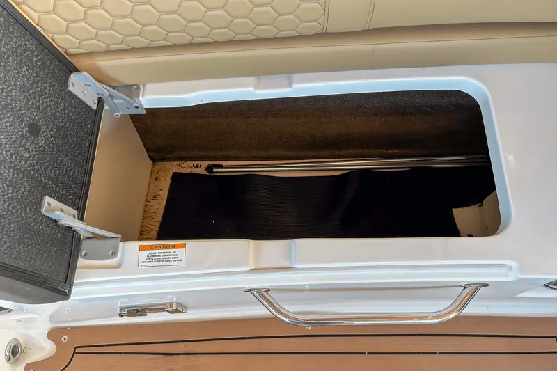 Slide: The Image of Sea Ray 270 SDX OUTBOARD 2019 - 25