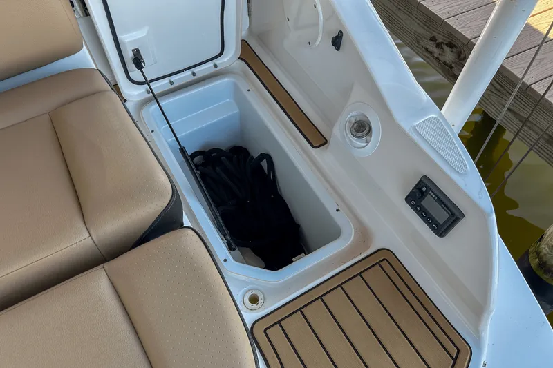 Slide: The Image of Sea Ray 270 SDX OUTBOARD 2019 - 35