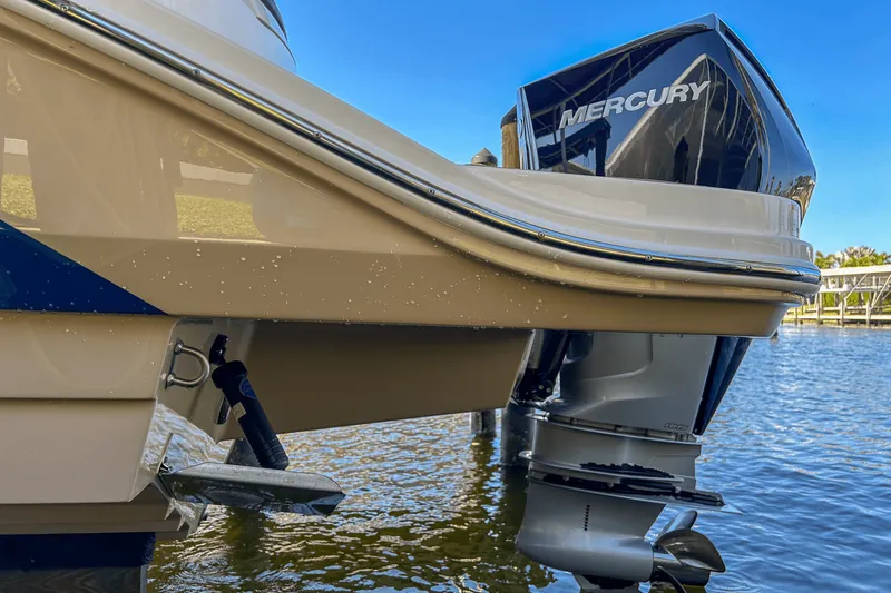 Slide: The Image of Sea Ray 270 SDX OUTBOARD 2019 - 48