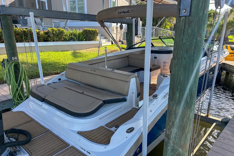 Slide: The Image of Sea Ray 270 SDX OUTBOARD 2019 - 5
