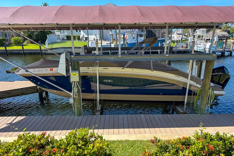 Slide: The Image of Sea Ray 270 SDX OUTBOARD 2019 - 54