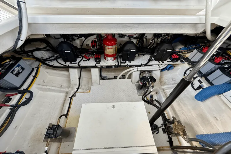 Slide: The Image of Cruisers 38 GLS 2020 - 14