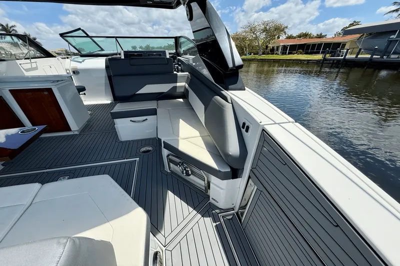 Slide: The Image of Cruisers Yachts 38 GLS 2020 - 21