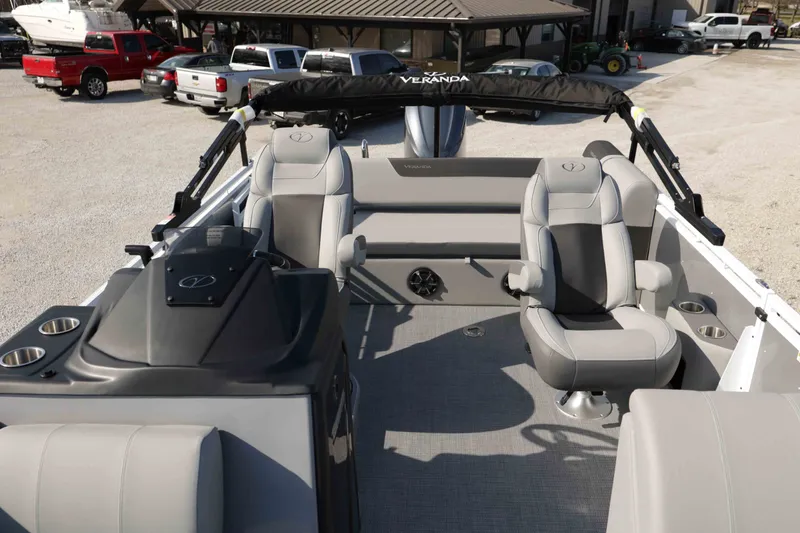 Slide: The Image of Veranda vr235vl Swingback 2026 - 11