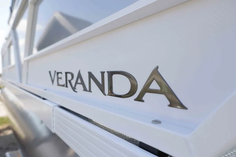 Slide: The Image of Veranda vr235vl Swingback 2026 - 20