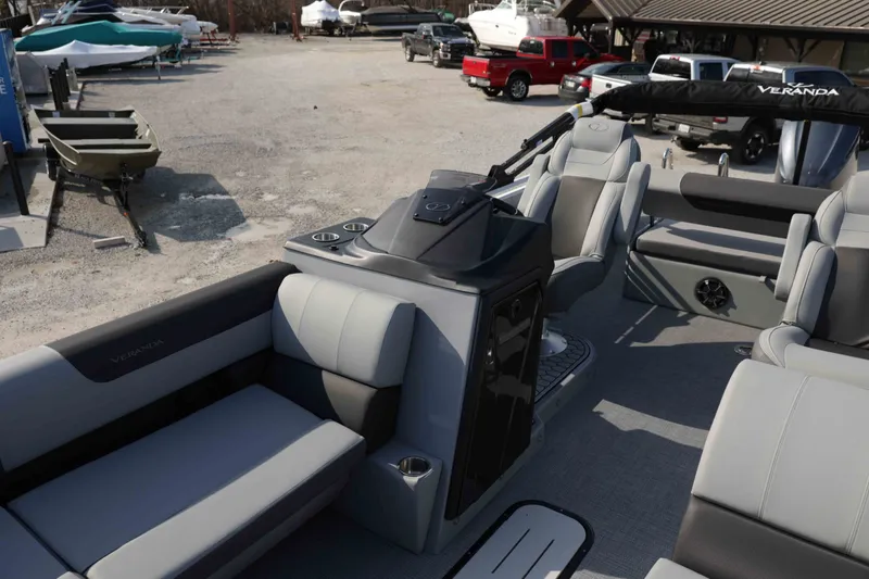 Slide: The Image of Veranda vr235vl Swingback 2026 - 9