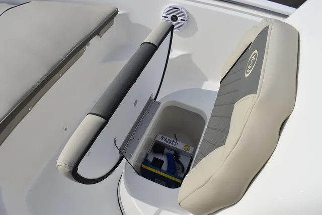 Slide: The Image of Key West Boats 189 FS 2026 - 25