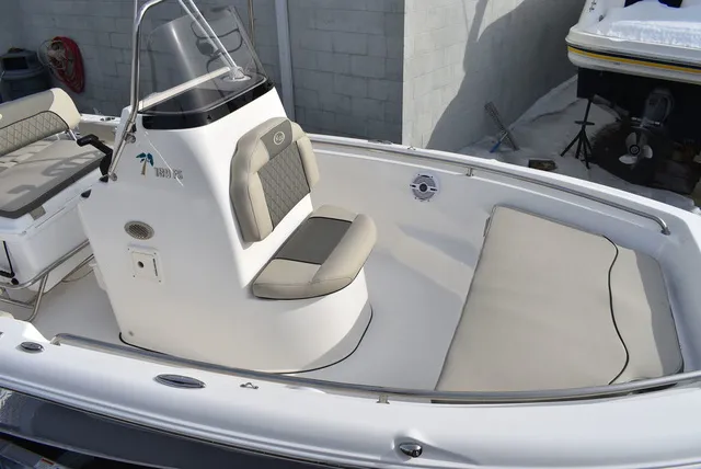 Slide: The Image of Key West Boats 189 FS 2026 - 4