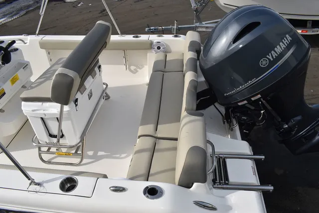 Slide: The Image of Key West Boats 189 FS 2026 - 8