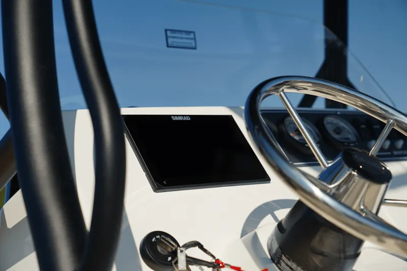 Slide: The Image of Boston Whaler 190 Montauk 2025 - 10