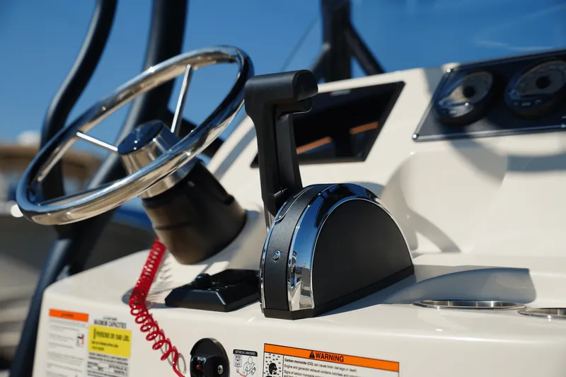 Slide: The Image of Boston Whaler 190 Montauk 2025 - 19