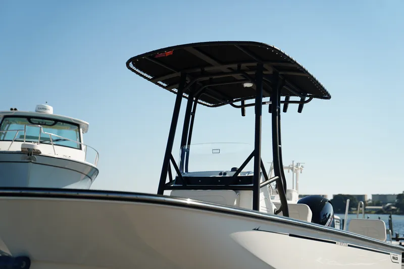 Slide: The Image of Boston Whaler 190 Montauk 2025 - 8