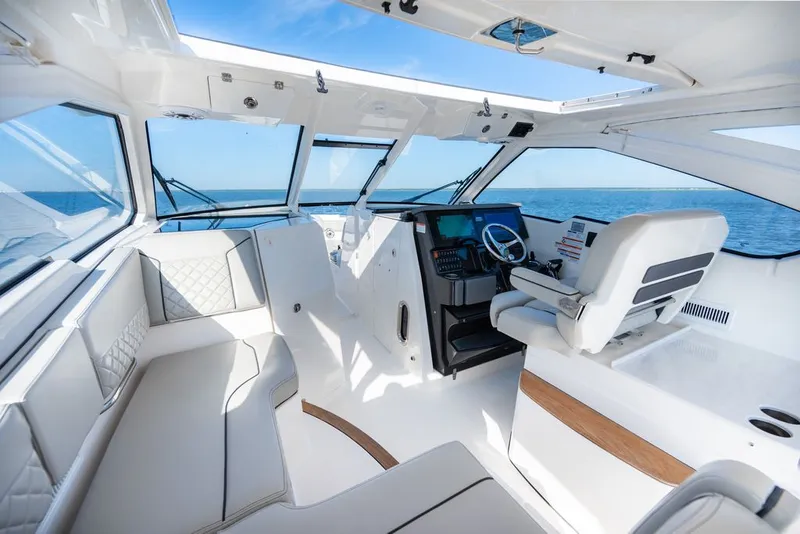 Slide: The Image of Pursuit DC 365 Dual Console 2022 - 33