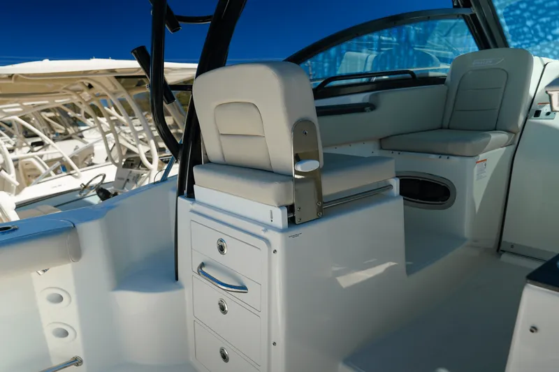Slide: The Image of Boston Whaler 285 Conquest 2025 - 15
